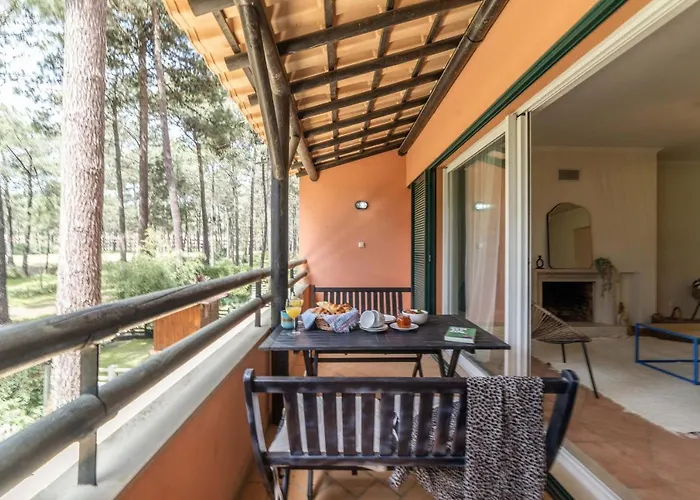 Apartment Pedro Aroeira (Setubal)